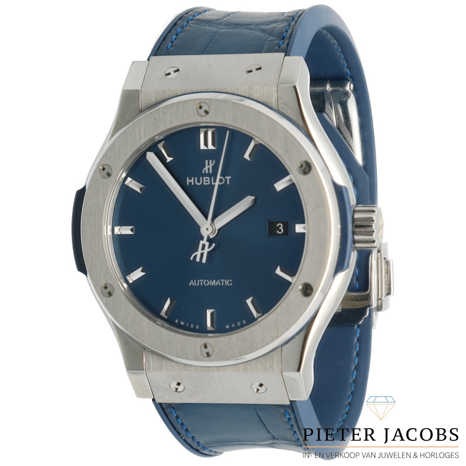 Hublot classic fusion Blue 42mm Titanium