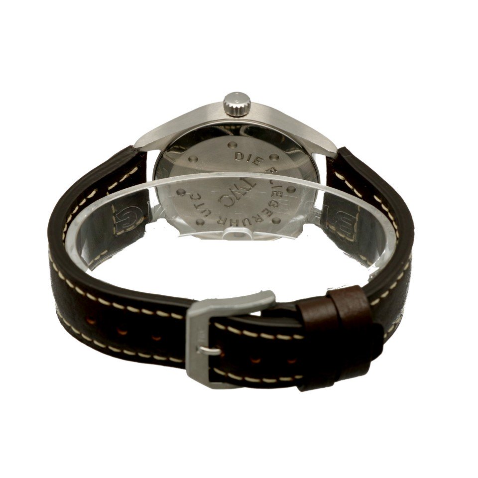 Pilot Spitfire UTC. IW3251